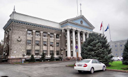 Бишкек мэриясы ижара акысы төлөнбөгөн жерлерди кайтарып алууда