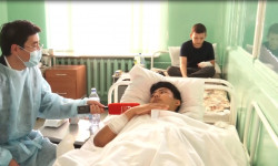 Кыргызстандын Россиядагы элчиси Ступинодо кырсыкка кабылгандарга барып, абалын сурады