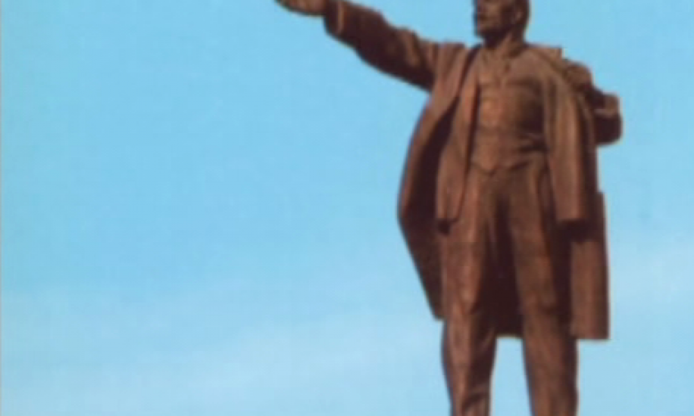 Бул күнү 1948-жылы Фрунзе шаарында В.И.Лениндин эстелиги ачылган...