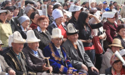 Кыргызстандыктардын жарымынан көбү Курултайдын ишине катышууга даяр 
