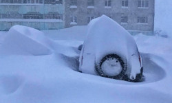 Норильск шаарына адамдын боюна тең кар жаады  