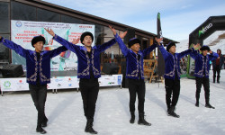 В Кыргызстане официально открылся зимний туристический сезон