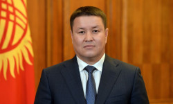Талант Мамытов энергетиктерди кесиптик майрамы — өлкөнүн Энергетиктер күнү менен куттуктады 