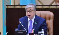 Казакстан COVID-19га каршы күрөшүү жана экономиканы калыбына келтирүү үчүн 1,5 млрд евро карыз алат