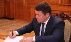 Талант Мамытов "2021-жылга республикалык бюджети жөнүндө" мыйзамга кол койду 