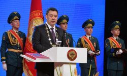 Кыргызстандын жаңы шайланган президенти Садыр Жапаров расмий түрдө кызматына киришти 