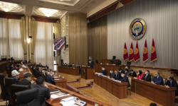 Жогорку Кеңеш жаңы өкмөттүн курамын жана түзүмүн бекитти