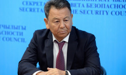 Өмүрбек Суваналиев Өзбекстандын Сох анклавына коридор берилди делген маалыматты төгүндөдү 