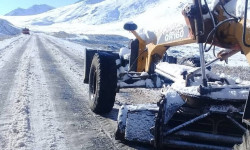Тоолуу аймактардагы ашууларды кардан тазалоо үчүн атайын техника жана жумушчулар бөлүндү