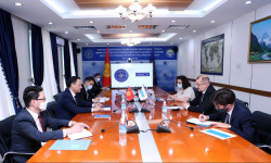 Руслан Казакбаев ЕККУнун Бишкектеги Программалык кеңсесинин жаңы дайындалган жетекчиси Алексей Рогов менен жолугушту