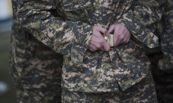 Баткен чек ара отрядынын аскер кызматкери ок атуучу курал колдонуп, өзүн-өзү атып, каза болгон