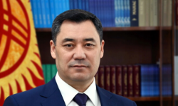 Президент Садыр Жапаровдун Финансы жана экономика кызматкерлерин кесиптик майрамы менен куттуктады