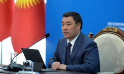 Садыр Жапаров: Судьялык кызматка туура келбеген жоруктарга бөгөт коюлушу керек