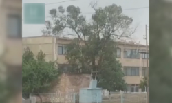 Кечээ кечиндеги катуу шамал Чүй облусунун Ак-Торпок айылындагы мектептин чатырын учуруп кетти 