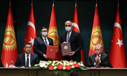 Президент Садыр Жапаровдун Түркияга расмий иш сапарынын алкагында бир катар эки тараптуу документтерге кол коюлду