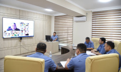 Улан Ниязбеков жол кырсыктарын алдын алуу боюнча комплекстүү иш-чараларды күчөтүү боюнча кеңешме өткөрдү