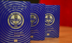 Чет өлкөдөгү кыргызстандыктар жаңы жарандык паспортторду ала алышат