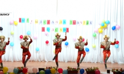 Ысык-Көлгө эс алууга келген Баткен облусунун балдары үчүн концерттик программа тартууланды