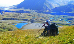 Кыргызстан туристтердин өлкөгө кирүү алгоритмин бекитти