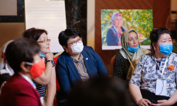 Элеттик аялдардын абалы өзгөчө көңүл бурууну талап кылат