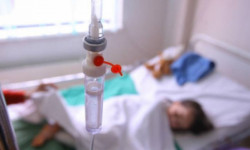 Коронавирус жашарды. Бир жаштагы балдар да бул вирустун айынан ооруканага түшүп жатат