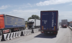 Кыргыз-казак чек арасындагы жагдай. Оор жүк ташуучу жүзгө жакын унаа кезекте турат