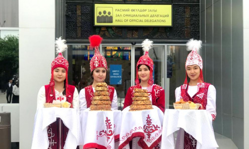  В Оше в торжественной обстановке встречают участников программы мероприятий «Ош – культурная столица Тюркского  мира»