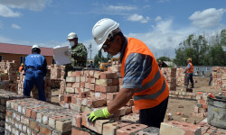 Кыргызстанда жыл соңуна чейин 27 жаңы мектеп салынып, пайдаланууга берилет