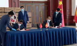 Кыргызстанга 11-июлда Sinopharm вакцинасынын кезектеги партиясы алынып келди