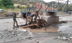 Аксыдагы сел 8 адамды агызып, 6 адамдын сөөгү табылды