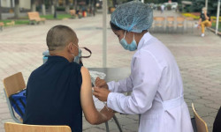 Учурда жалпы 300 миңден ашуун адам вакцина алды