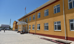 Баткен облусунун Максат айылында курулган орто мектеп 1-сентябрда окуучуларды кабыл алууга даяр