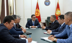 Садыр Жапаров Коопсуздук кеңешинин төрагасынын орун басары Таалатбек Масадыковду кабыл алды