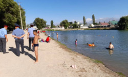 Талас облусунун тургундарына сууга түшүүдөгү коопсуздук эрежелери түшүндүрүлүүдө 