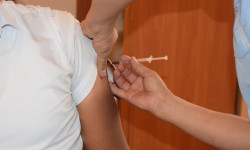 Кыргызстанда эмдөө компаниясы башталгандан бери вируска каршы жалпы 431 миңден ашык адам вакцина алды