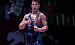 Кыргызстандык балбан Акжол Махмудов жарым финалга чыкты 