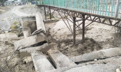 Акпай көлүнүн жарылуусунан сел жүрүп, Сокулук-Шаркыратма унаа жолу жабылды