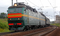 "Кыргыз темир жолу" ишканасынын кызматкерлери 12 кг баңгизат салынган мүшөктү табышты