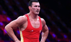 Айаал Лазарев Олимпиада-2020 мелдешинин баштапкы этабындагы беттешинде жеңилди