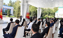 Токиодо өткөн Олимпиада оюндарына катышкан спортчуларга мамлекеттик сыйлыктарды тапшыруу аземи