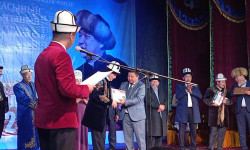 Талас шаарында акындардын республикалык айтышы жыйынтыкталды 