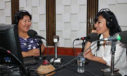 Түз эфирдеги жолугушуу: ырчы Сайра Момунбаева (аудио)