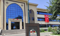 Кыргыз-Түрк мамлекеттик ооруканасы пайдаланууга берилгени турат