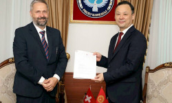 Руслан Казакбаев Швейцариянын Кыргызстандагы элчисин кабыл алды