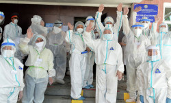 Медицина кызматкерлери мамлекеттик сыйлыктар менен сыйланды 