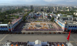 Эгемендүүлүк күнүнө карата эстрада ырчыларынын коштоосунда концерт өтөт 