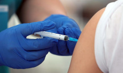 Бир суткада COVID-19 коронавирустук инфекциясына каршы 15 миң 62 адам эмдөөдөн өттү