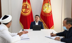 Президент Садыр Жапаров Кыргызстандын муфтийи Замир каары Ракиевди кабыл алды