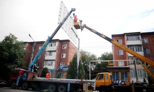 Ош шаарында талапка жооп бербеген жарнамалар алынууда