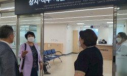 Элчи Динара Кемелова Түштүк Кореянын Химчан клиникасынын директору менен жолугушту